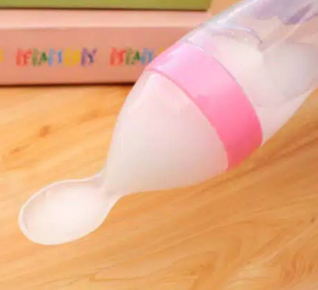 Sendok Makan Bayi Mpasi Botol Silikon / baby spoon dispenser