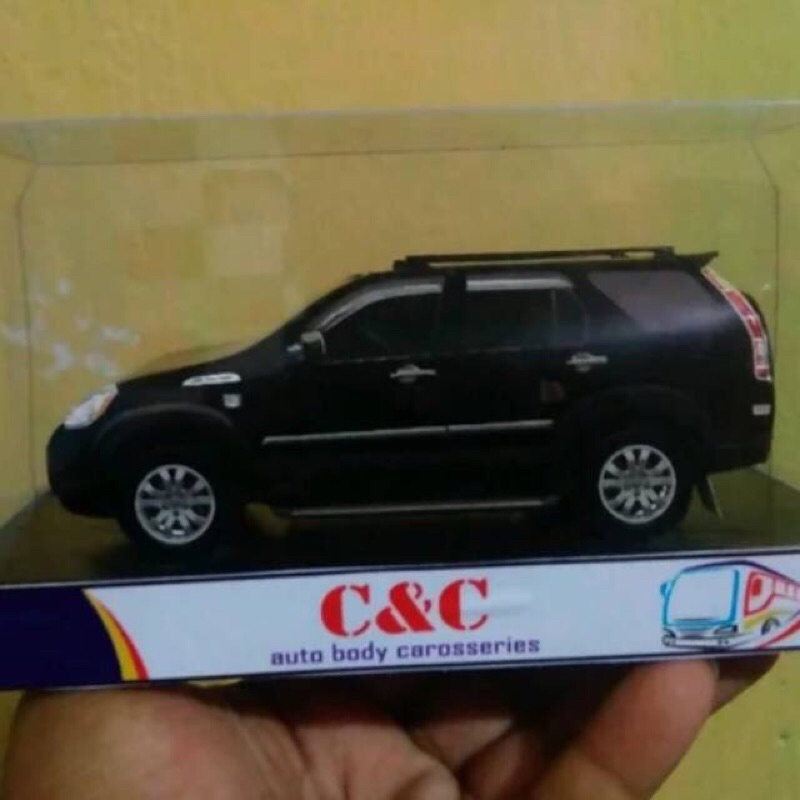 miniatur mobil Honda crv
