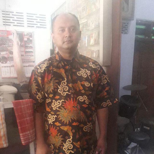 Batik Couple Dan Anak Mawar Daun