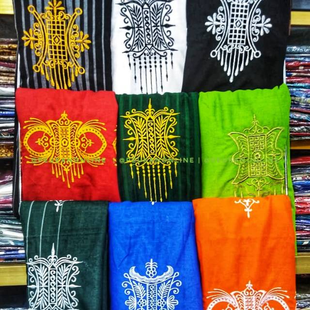 Sarung bordir pintu aceh