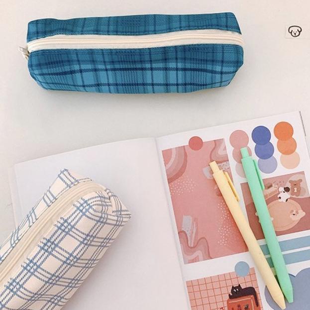 

Tempat Pensil Motif Kotak-kotak Aesthetic Korean Style / Pencil Case
