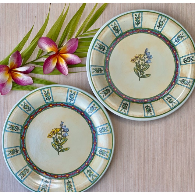 Piring keramik motif vintage Shopee Indonesia Piring keramik motif vintage Shopee Indonesia