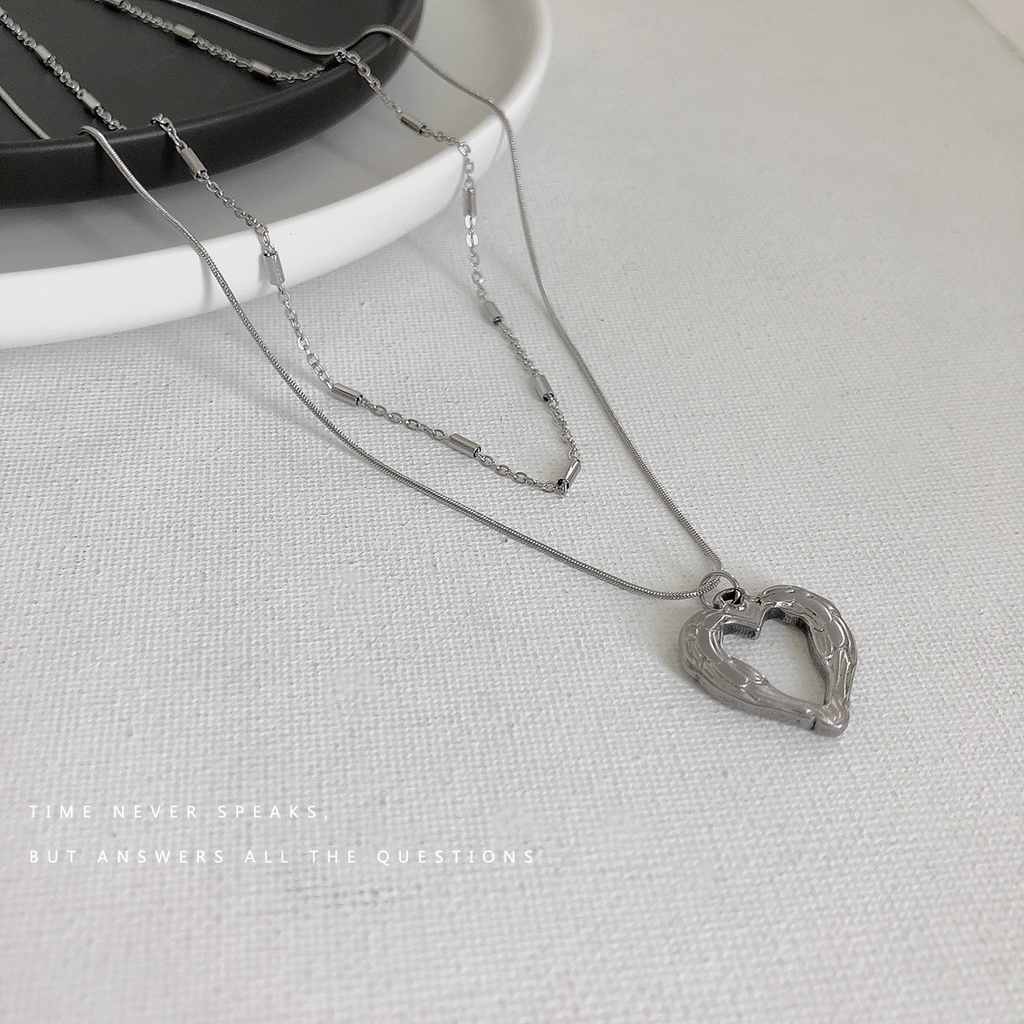 Niche bermutu tinggi dua lapisan mencintai jantung kalung wanita ins gaya dingin cahaya mewah desain