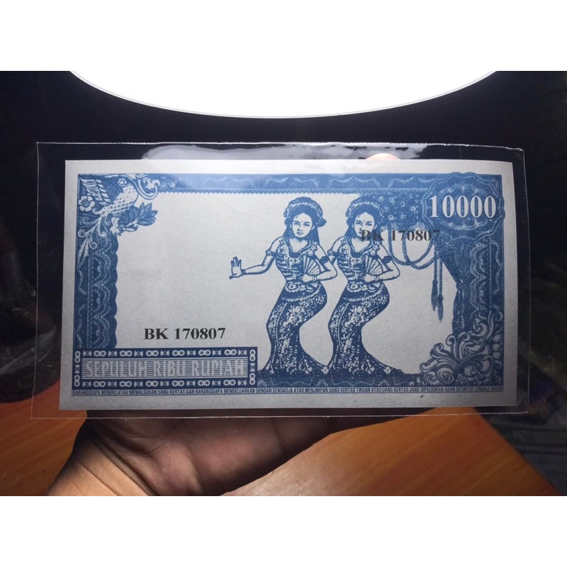 Uang Kuno Soekarno 10000 Rupiah Tahun 1964 Biru Belakang Penari 2