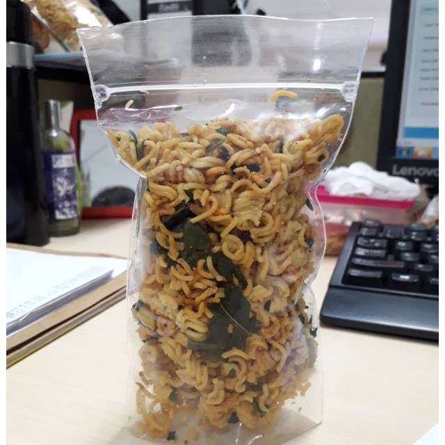 

Mie Kering Kunyah Ngunyah Snack jeruk purut