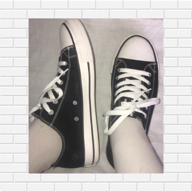 sepatu sekolah hitam putih bertali merk north star masih baru ukuran 39