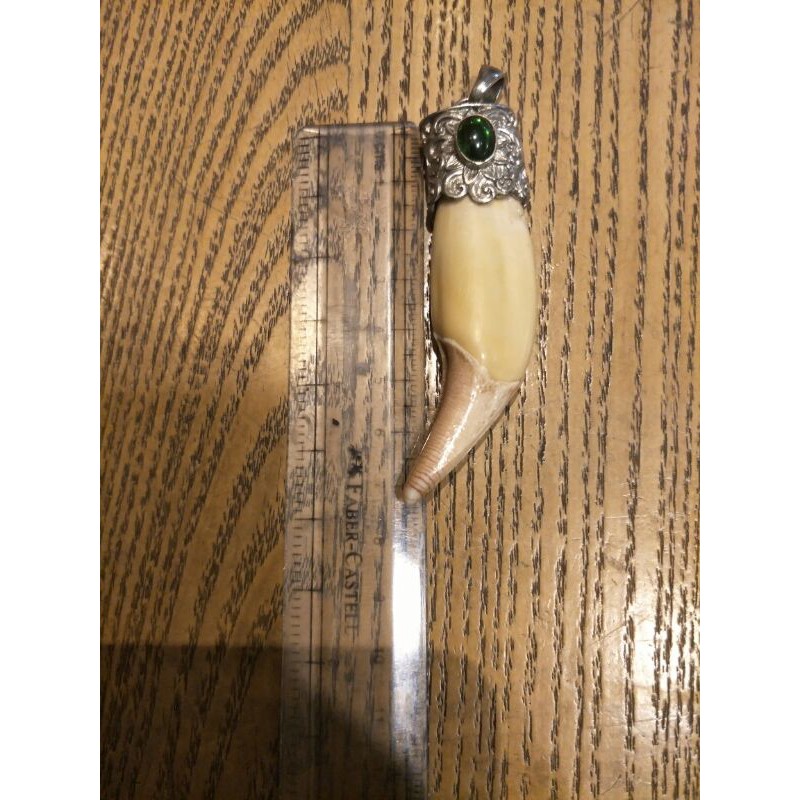 liontin batu hijau irodium tarber