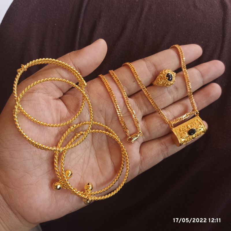 set tiga bulanan bayi bahan alpaka lapis emas