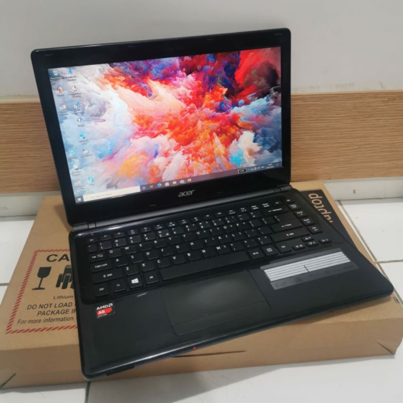 Laptop Acer Aspire E1-432 Amd A6 - 5200 Ram 4GB HDD 500GB Amd Radeon HD 8400/R3 Windows 10 Layar 14 inch