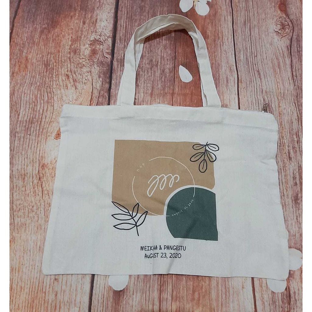 

Totebag Blacu Souvenir Pernikahan Sablon Nama