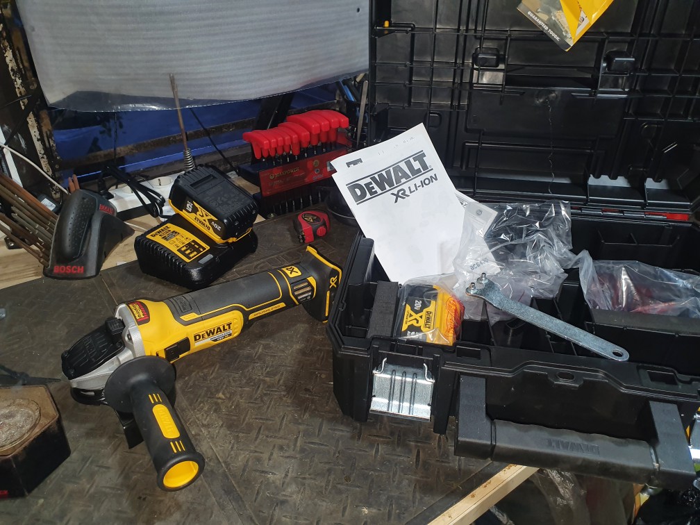 Mesin Gerinda Baterai Dcg405 Dewalt Cordless Grinder Dcg 405 20volt
