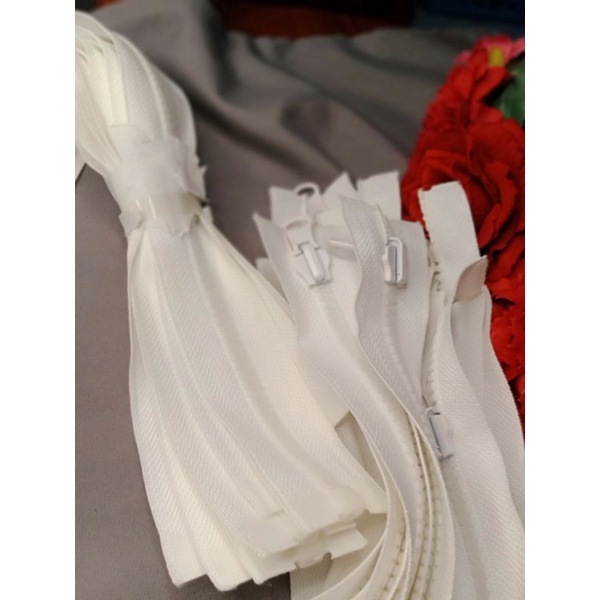 Resleting Jaket Lion Putih 70cm