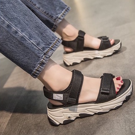 Sandal Wanita Import / Sendal FEMINNA Casual Korean Style Outdoor Traveling Santai