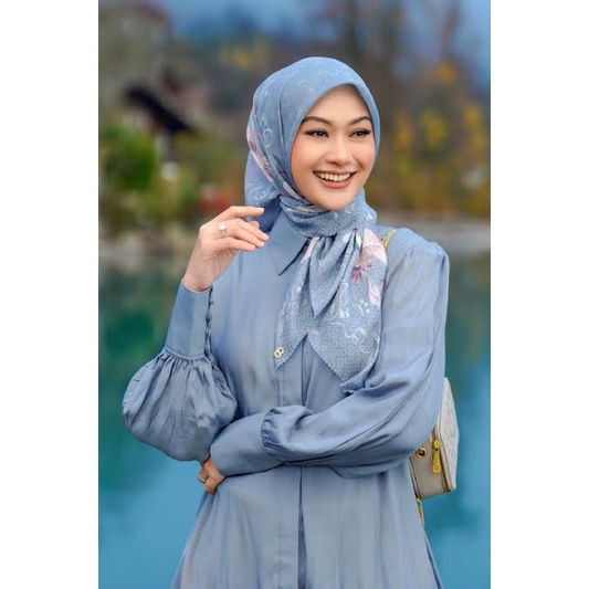 Buttonscarves x Nada series CIS