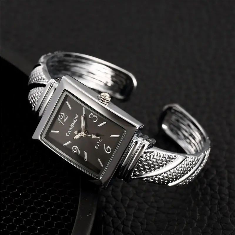 Jam Fashion Wanita Model Gelang Bentuk Kotak