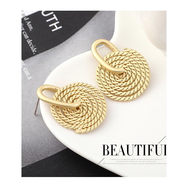 LRC Anting Tusuk Fashion Gold Plated Gold Disc S925 Silver Needle Earrings Y62795