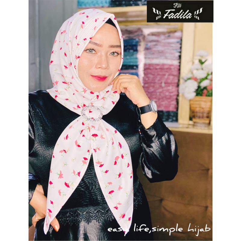 Hijab Hoodie Motif Kembang Putih