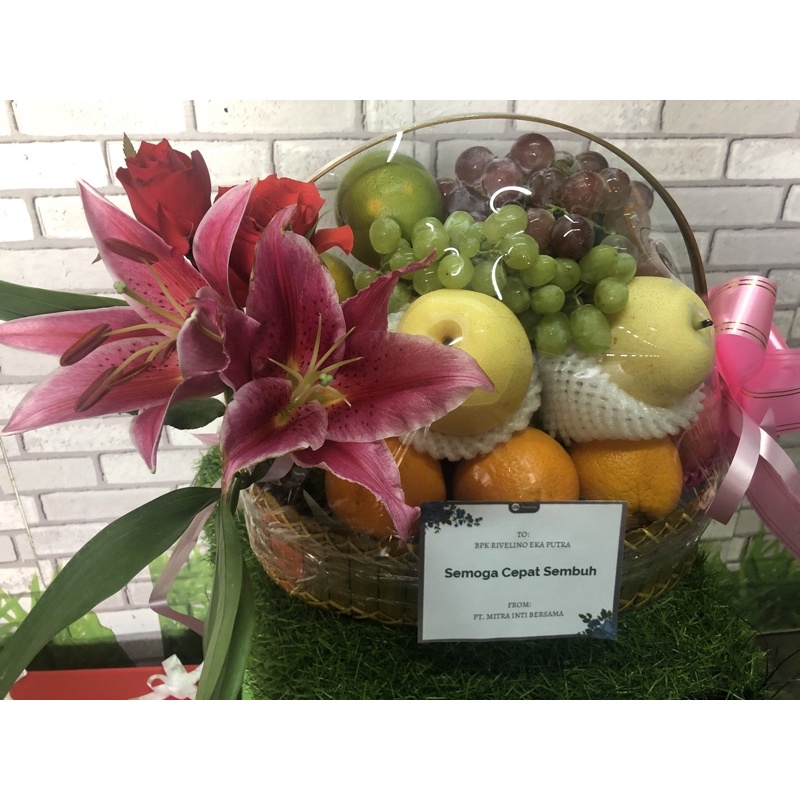 

Parsel dan Hampers Buah Cantik dengan fresh Flower