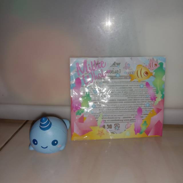 Mini billie the whale by ibloom