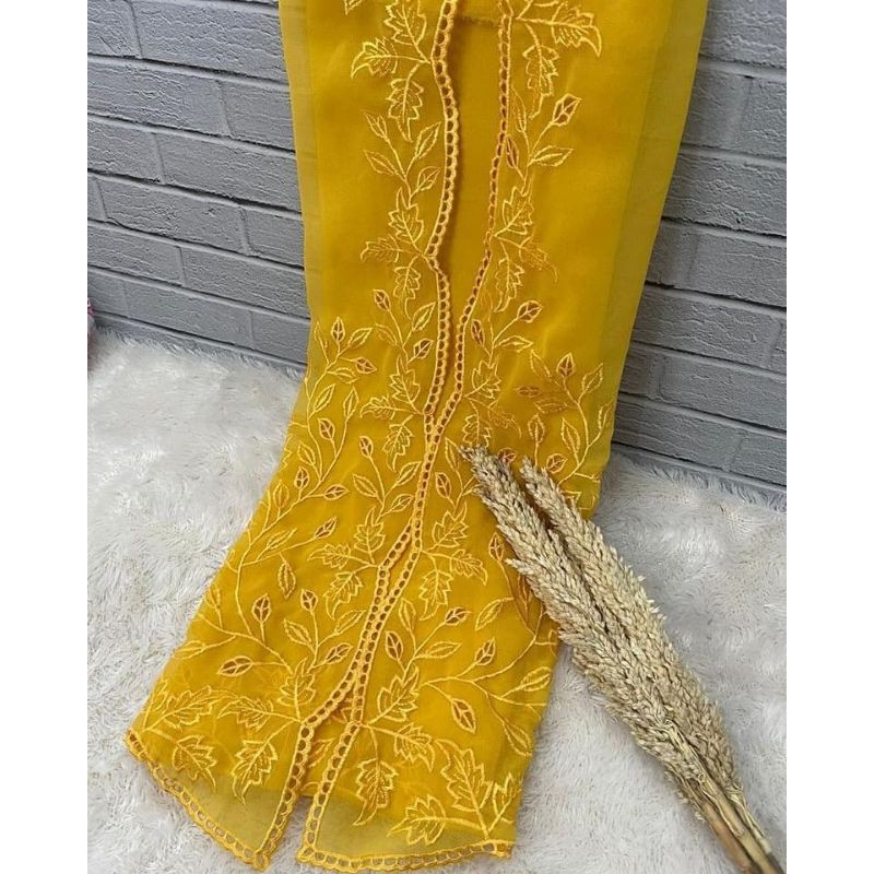Kain kebaya bordir motif daun rambat kuning cempaka