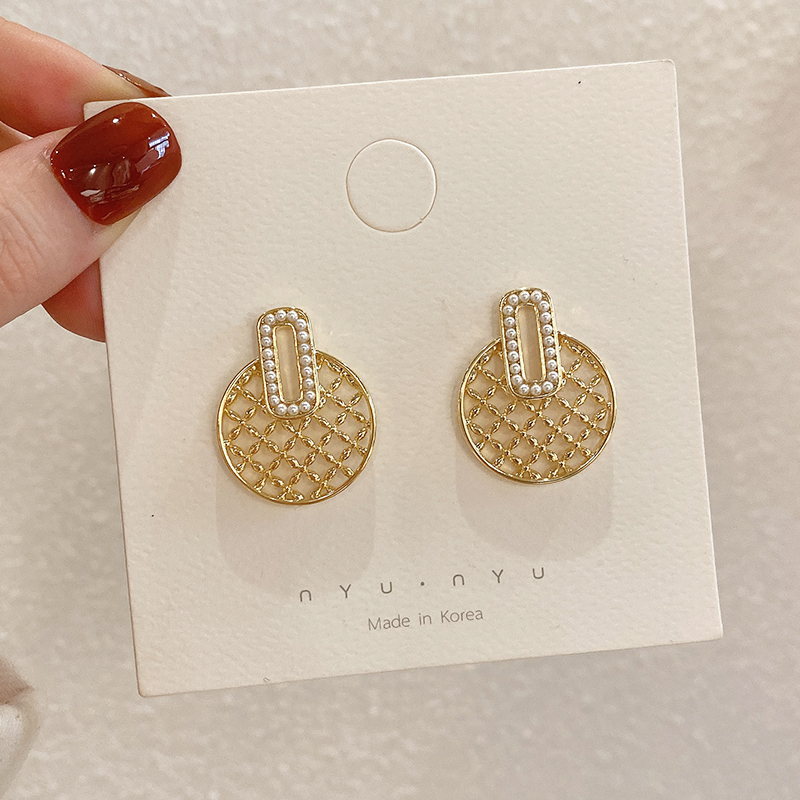 Anting Bulat Kotak-Kotak Mutiara Vintage Untuk Wanita Aksesoris Telinga Korea