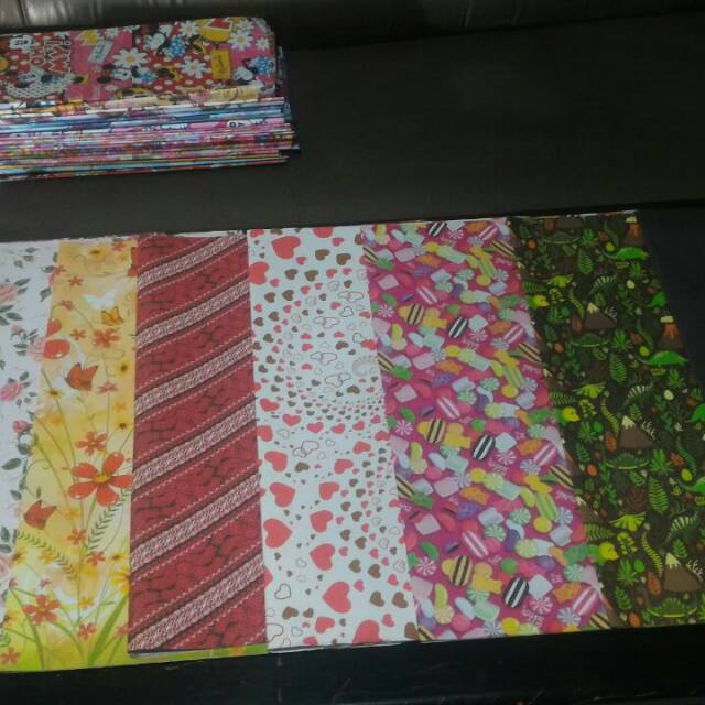 

kertas kado random