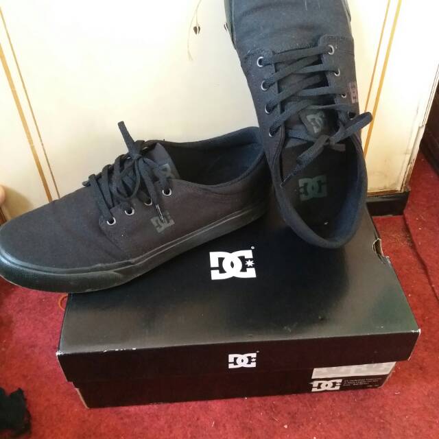sepatu dc shoes warna hitam