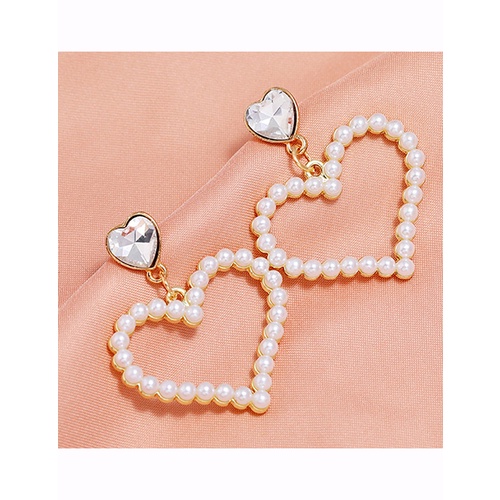 LRC Anting Tusuk Fashion White Metal Heart Pearl Stud Earrings A63173