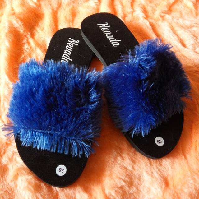 Sandal selop cewek bulu
