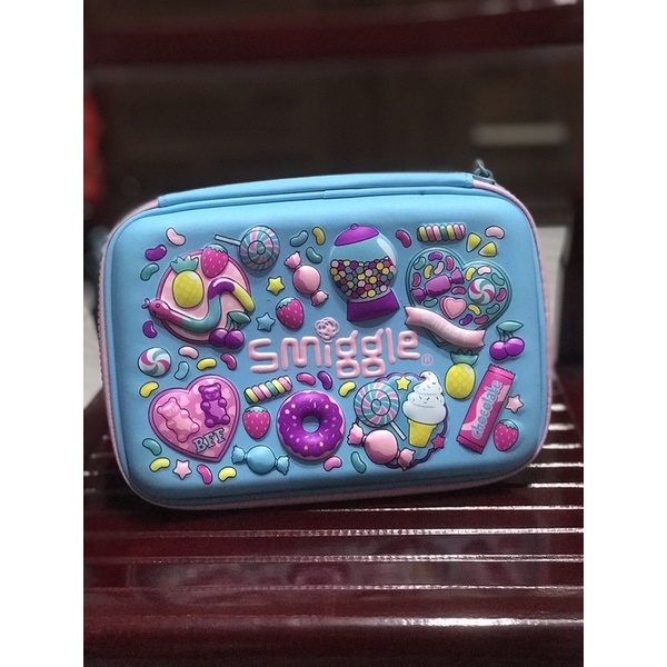 

Pencil Case Smiggle girl
