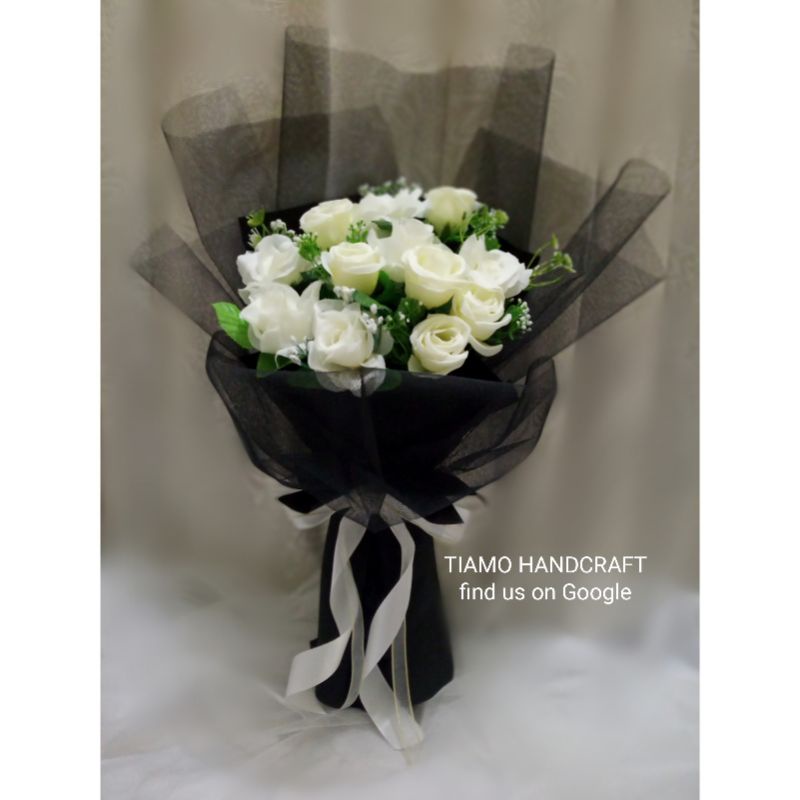 buket bunga-buket hitam putih-buket wisuda-buket ultah-bunga ucapan