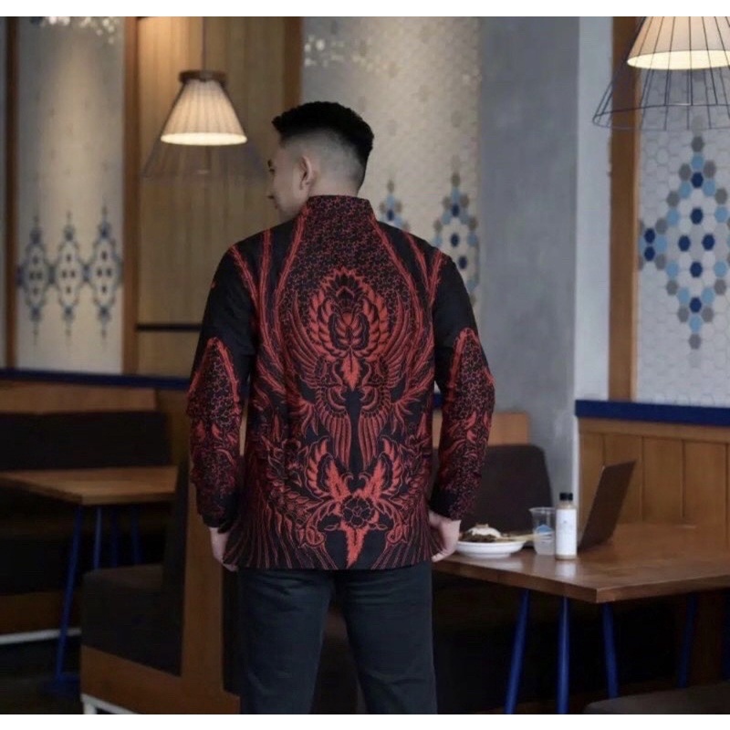 SAMANHUDI MERAH BATIKSOLOAMANAH KEMEJA BAJU BATIK PRIA SOLO LENGAN PANJANG PENDEK LAPIS FURING ATASAN BATIK PREMIUM MODERN KATUN HALUS DEWAWANGSA NAVY MARTOWIRO PARANG TRUNTUM  PERWIRA BIRU ANJANI PEKSI NAVY SELING ANJANI KAMANDANU BLUE ANJANI JAYANEGARA