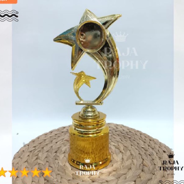 PIALA EMAS FASHION SHOW ANAK WISUDA TK VANDEL TROPHY