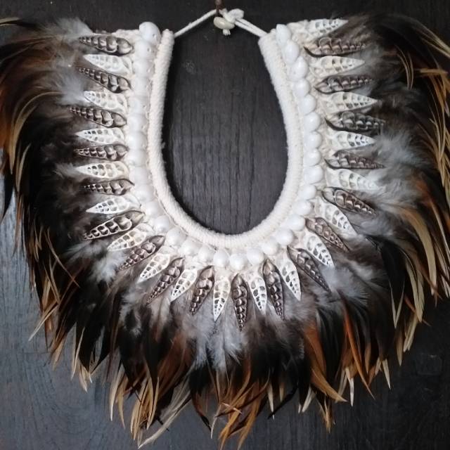Kalung Papua Rajut Bulu Ayam