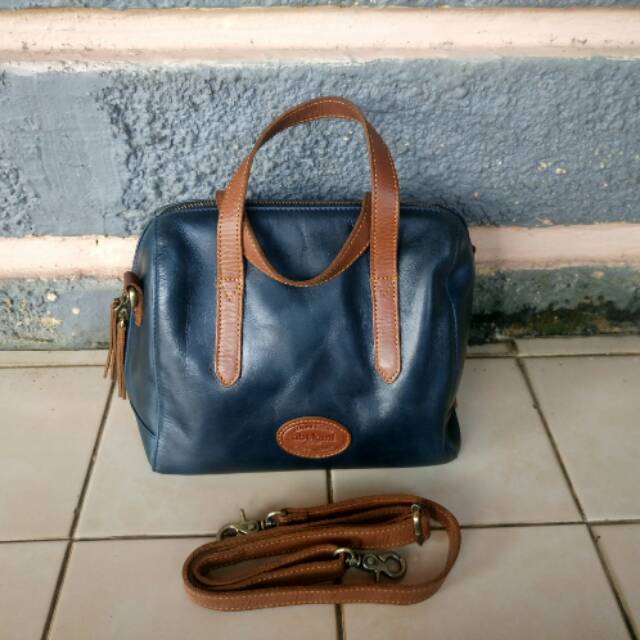 Lucy abekani onbooked