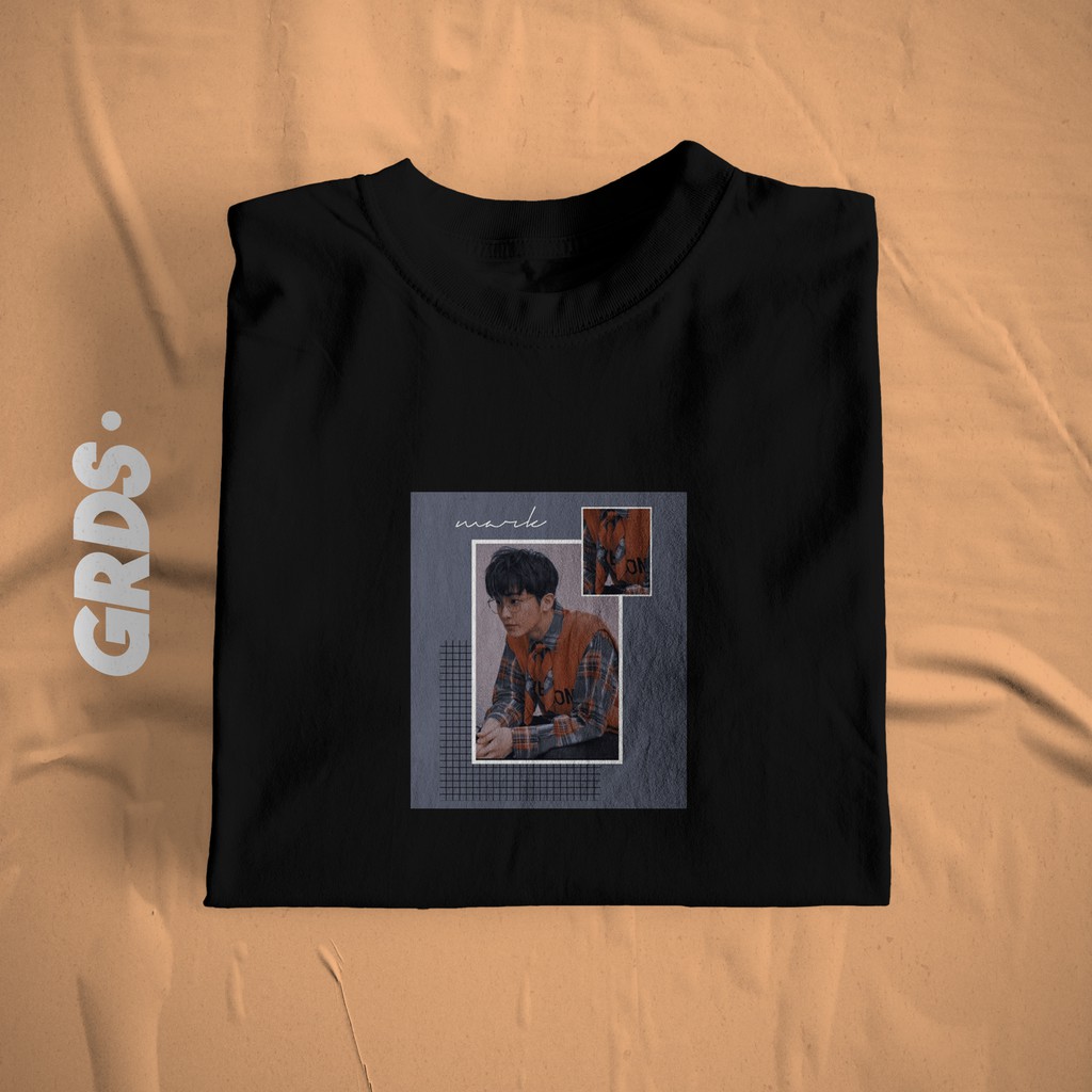 KAOS NCT MARK LEE / T-SHIRT MARK LEE NCT FREE STICKER