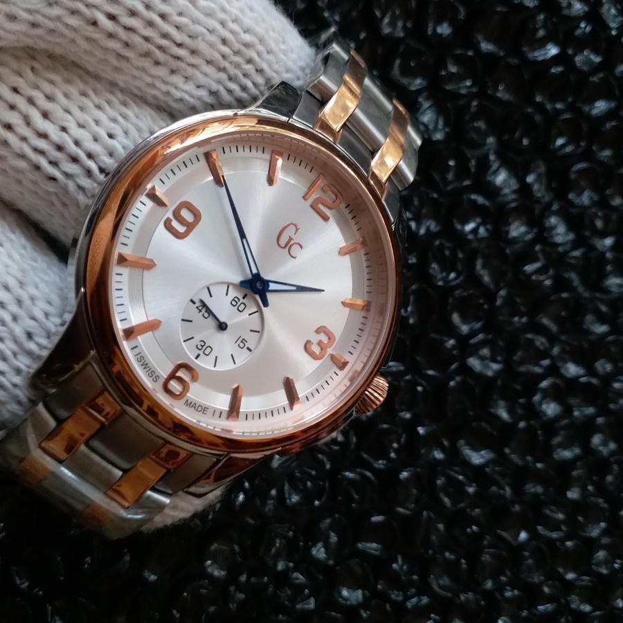 Flash Sale  Jam Tangan Pria Branded GC X8300lGlS/03 Silver Combinasi Stainless Jam Tangan Kasual Pri