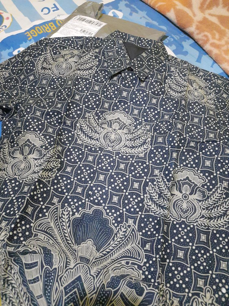 Galing Biru Kemeja Batik Pria Eksklusif Lengan Pendek Berfuring Batik Solo Katun Primisima