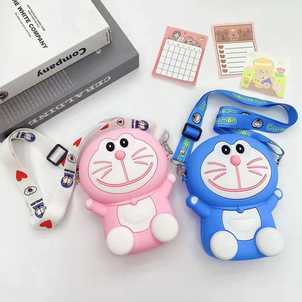 Tas Selempang Motif Doraemon