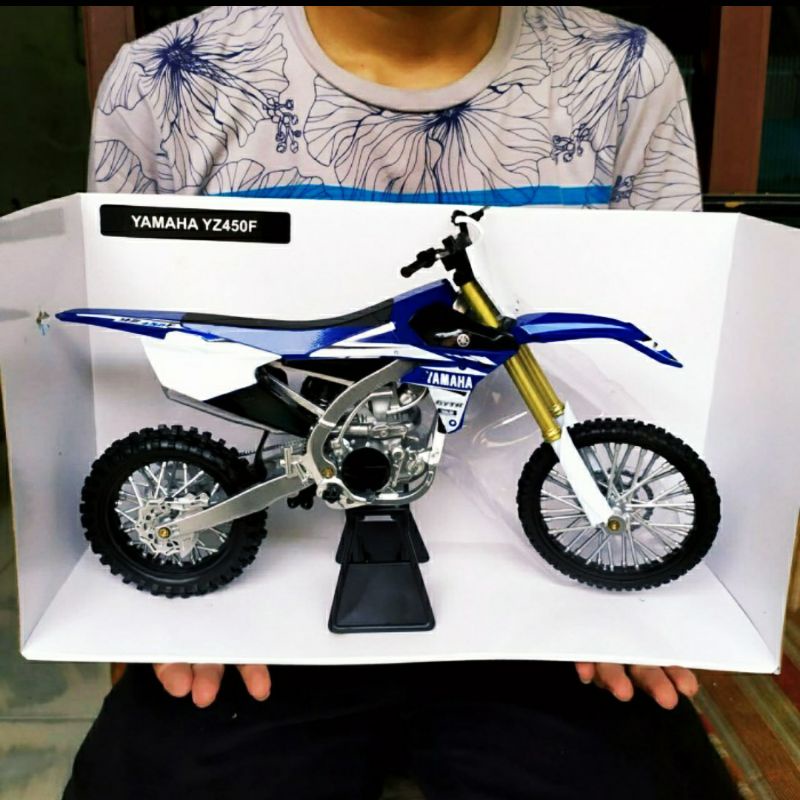 Miniatur Diecast Motor Trail Yamaha YZ450 Motocross 1:6
