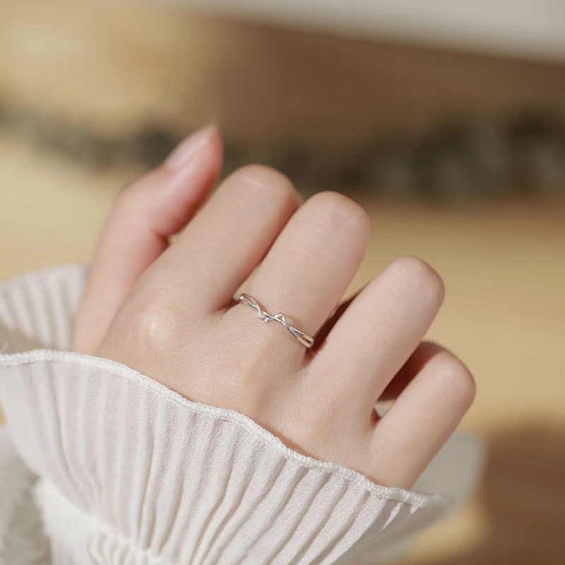 Cincin Model Terbuka Desain Gelombang Warna Silver Untuk Wanita