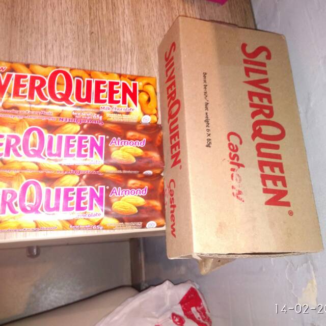

Coklat Silverqueen