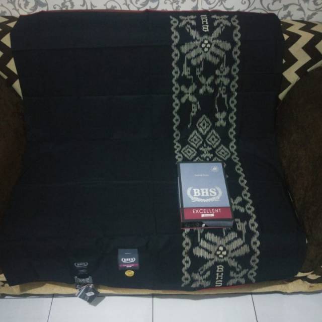 SARUNG BHS EXCELLENT SILVER TKB HITAM POLOS