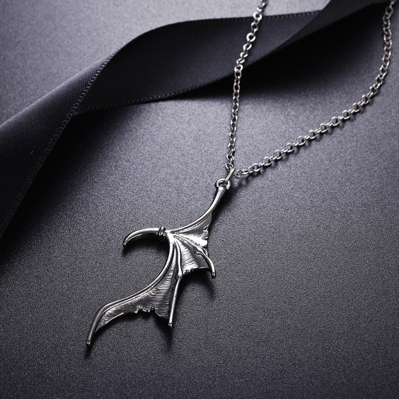 SIY  2Pcs Personality Punk Heart Wing Necklace Lovers Vinatge Bat Wing Heart Couples Pendant Necklace Set Fashion Jewerly