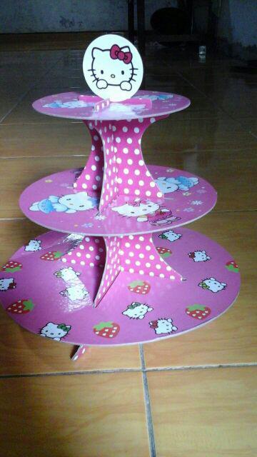Standing Cake Hello Kitty
