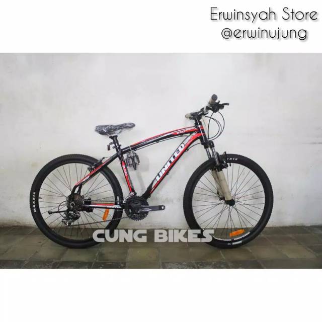 Sepeda gunung atau Sepeda MTB 26 United Miami 2.00 warna hitam Orange