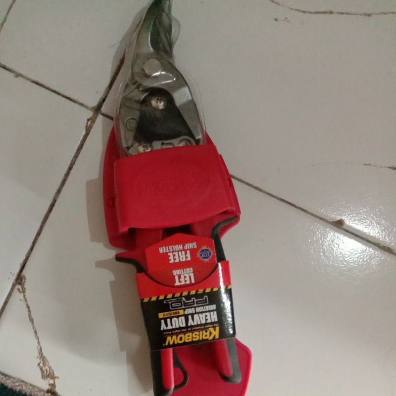 

gunting krisbow merah