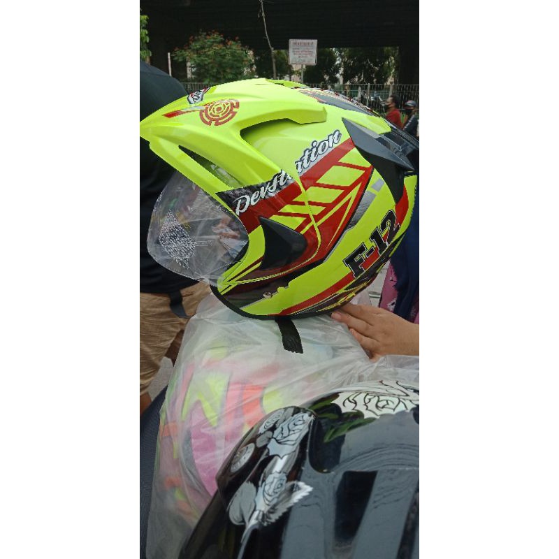 helm cantik F2
