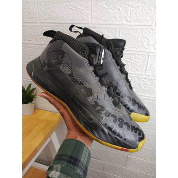 Sepatu Second Thrift Adidas Dame 5 Size 46