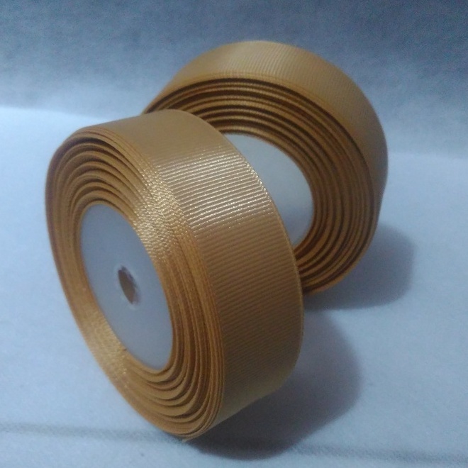 

Pita Grossgrain Coklat Muda Ukuran 1inch/2.5cm Per Roll